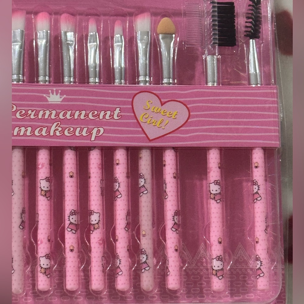 Hello Kitty makeup brush set! 12pc full face set! - Picture 3 of 8